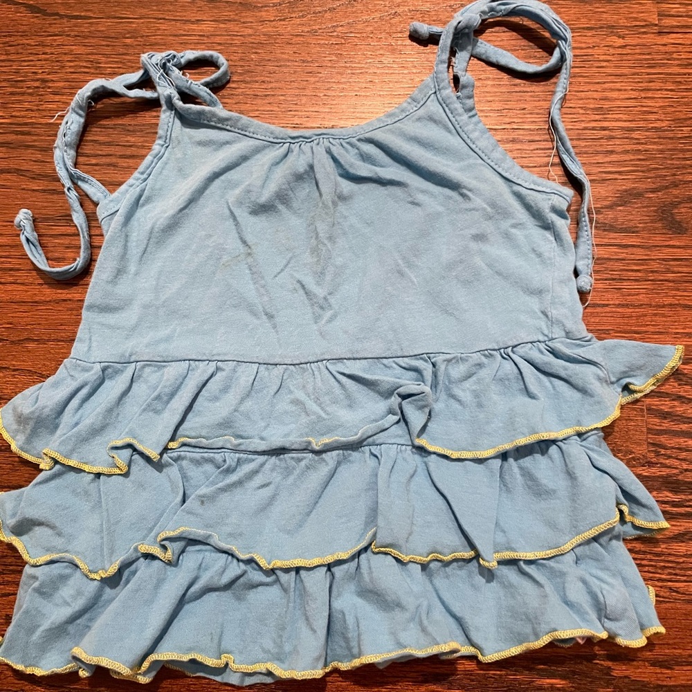 Ruffled tank w string ties